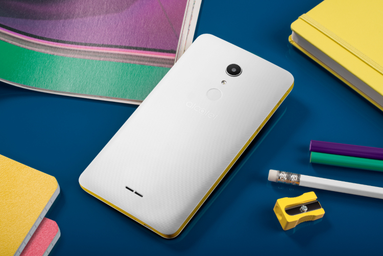 CES 2017: бюджетный фаблет Alcatel A3 XL имеет вспышку на фронтальной камере