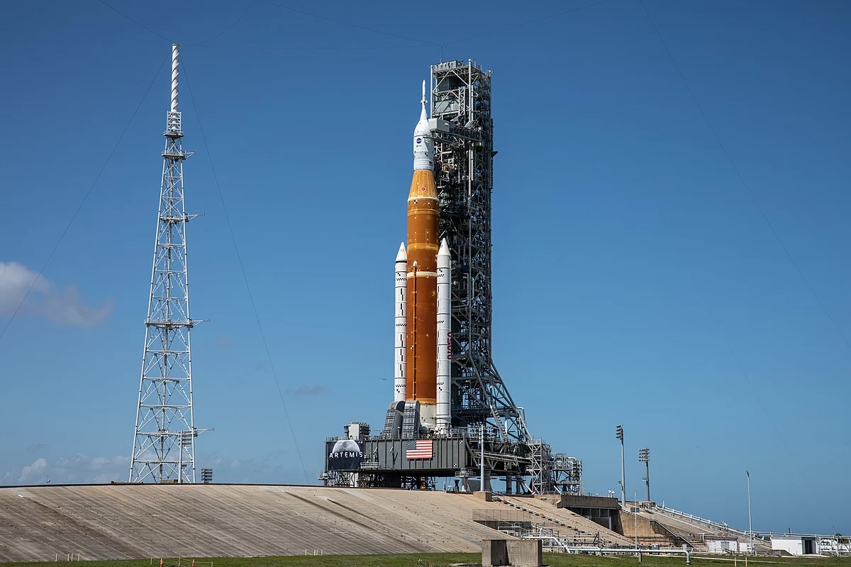 La NASA a reporté le lancement de la mission lunaire Artemis I en raison de problèmes avec le moteur de la fusée géante SLS.