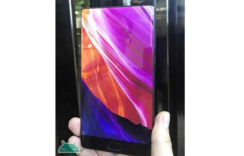 В Сети появилась первая фотография безрамочного Elephone S8