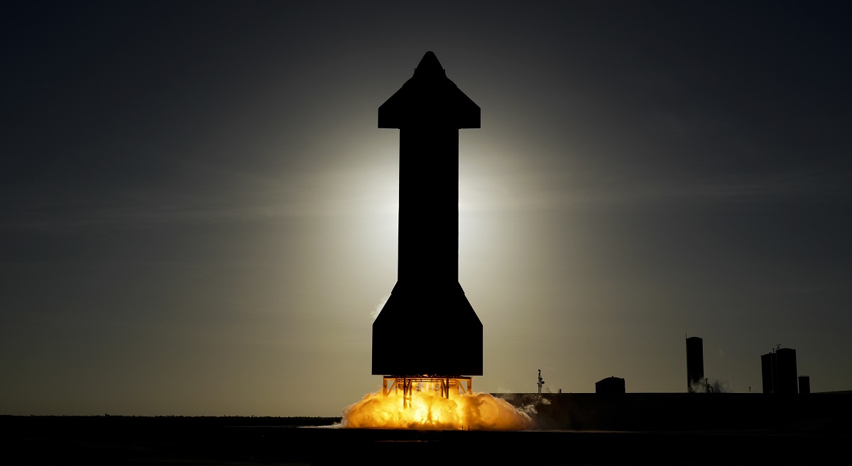 SpaceX effectue des essais de mise à feu statique des nouveaux moteurs du prototype de vaisseau spatial Starship