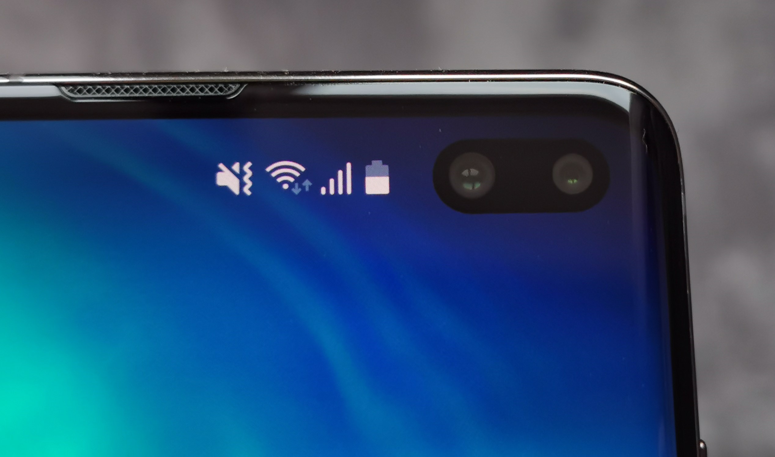 Vivo придумала смартфон із чотирма передніми камерами