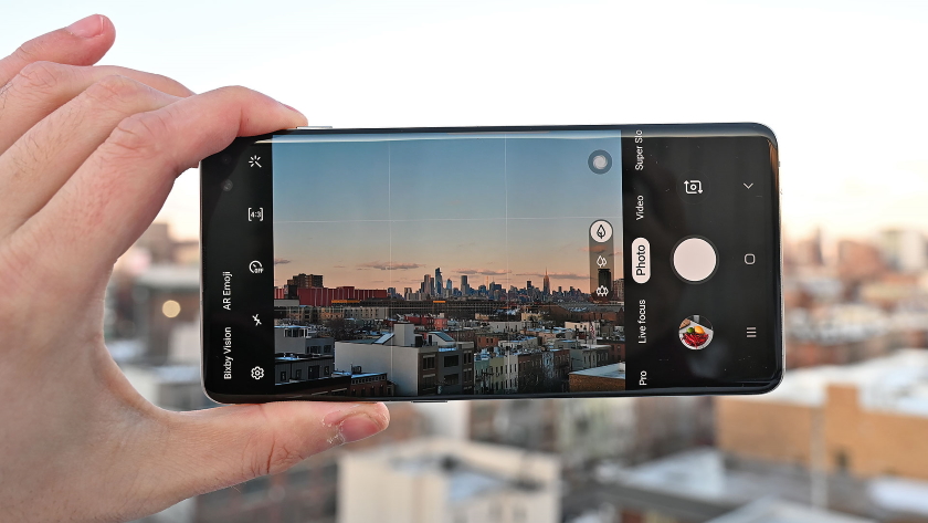 Samsung Galaxy S10, Galaxy S10+ и Galaxy S10e научились записывать Hyperlapse-видео на фронтальную камеру