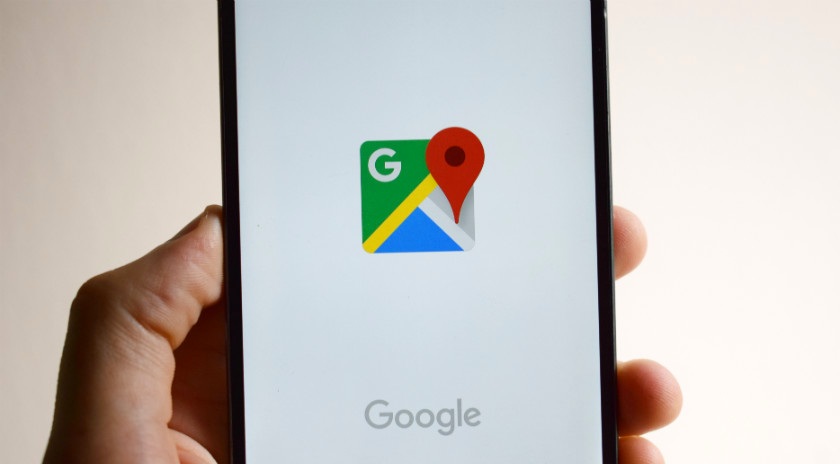 Google Maps показывает повороты на фото из Street View