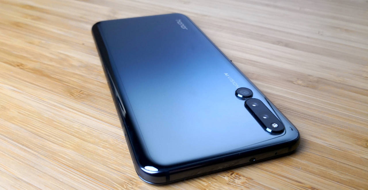 Honor 20 готується до анонсу: потрійна камера, фронталка на 32 Мп та підекранний сканер