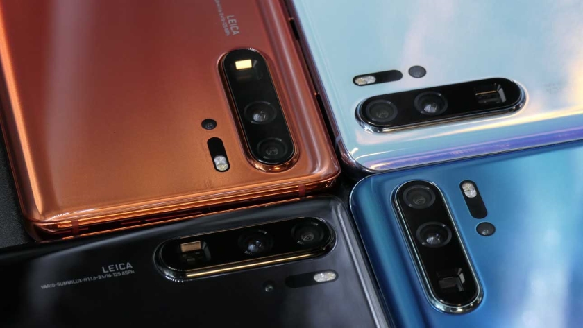 Huawei P30 Pro отримав нове оновлення EMUI: поліпшили камеру та роботу підекранного сканера
