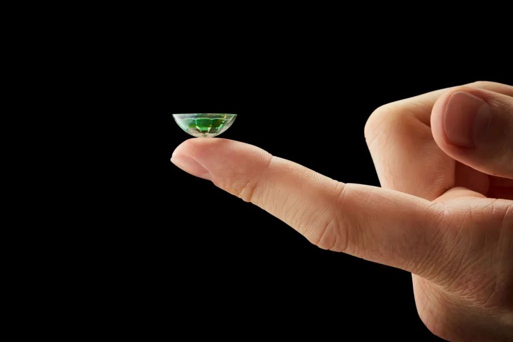 Mojo Vision Shows Off Functioning AR Contact Lens Prototype