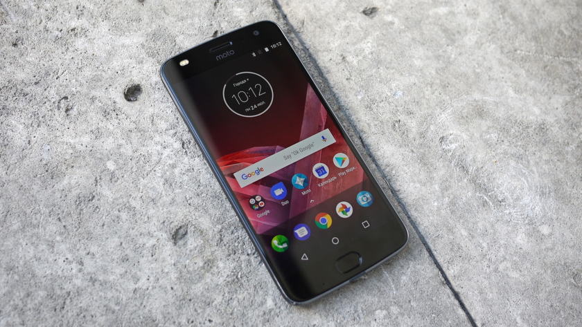Краще пізно, ніж ніколи: смартфон Moto Z2 Play почав отримувати оновлення Android 9 Pie