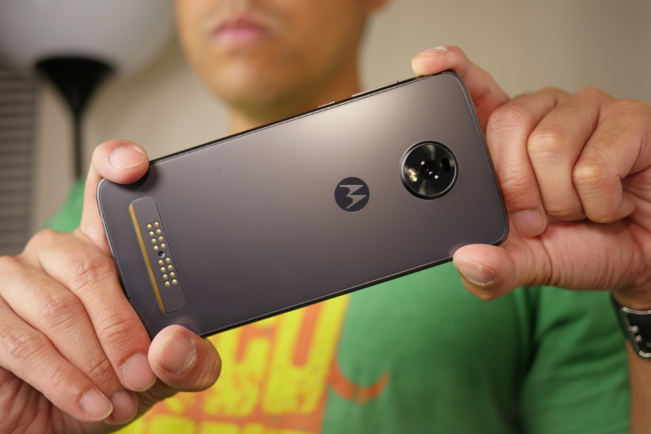 Флагман Motorola Edge+ помітили у Geekbench з чіпом Snapdragon 865, 12 ГБ ОЗП та ОС Android 10