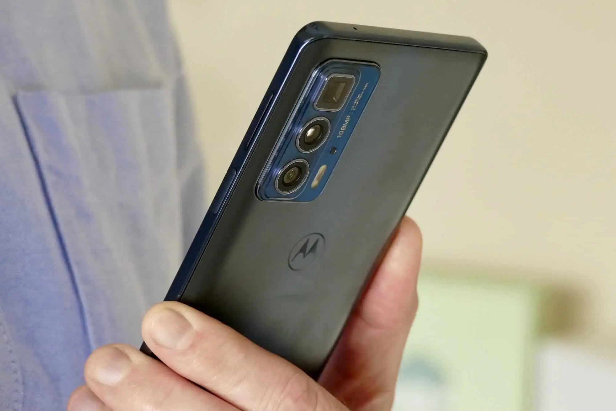Motorola Frontier is the world's first smartphone with a 200 MP camera. Presentation next week