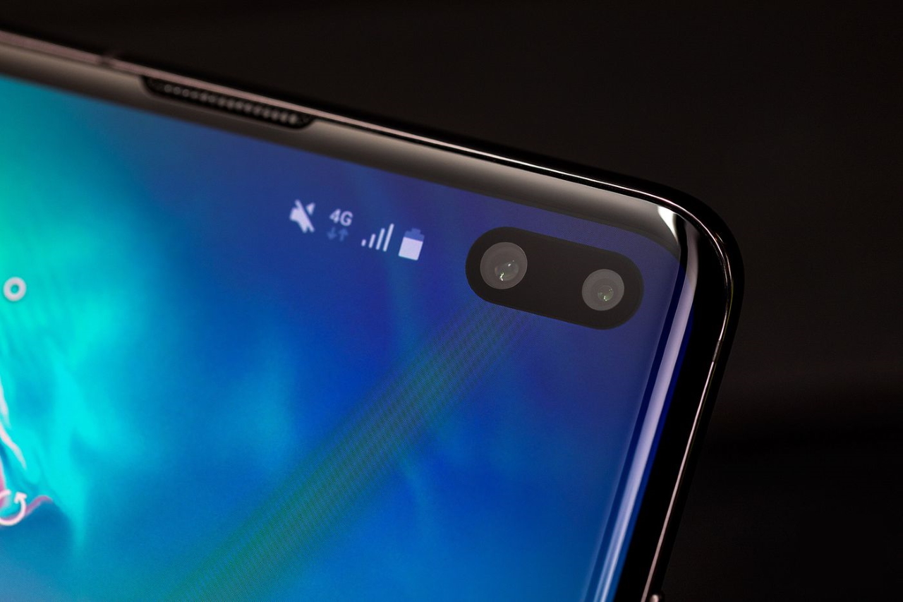 Інсайдер: наступний смартфон Xiaomi Mi Mix отримає «дірявий» AMOLED-дисплей із частотою оновлення 120 Гц