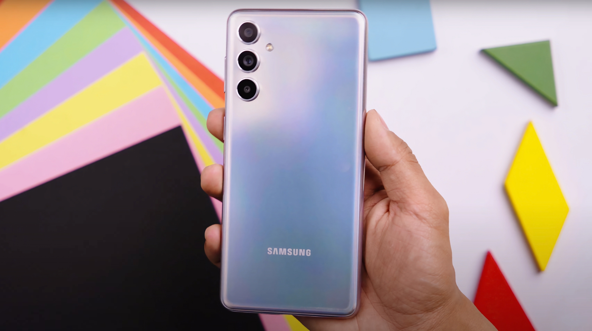Une vidéo du smartphone Samsung Galaxy F54, qui n'a pas encore été annoncé, a fait surface sur YouTube.