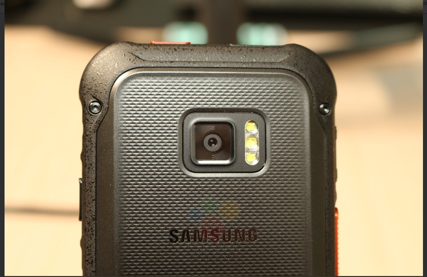 Samsung will release a heavy-duty smartphone for police and rescuers