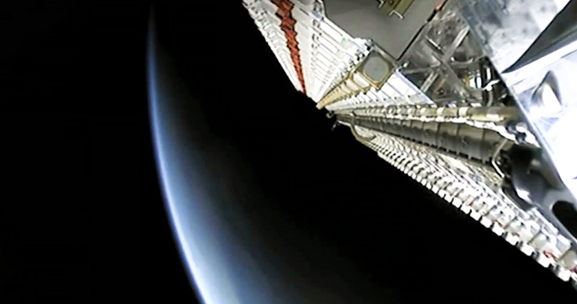 Супутники Starlink можуть заважати астрономам, але Ілон Маск так не вважає