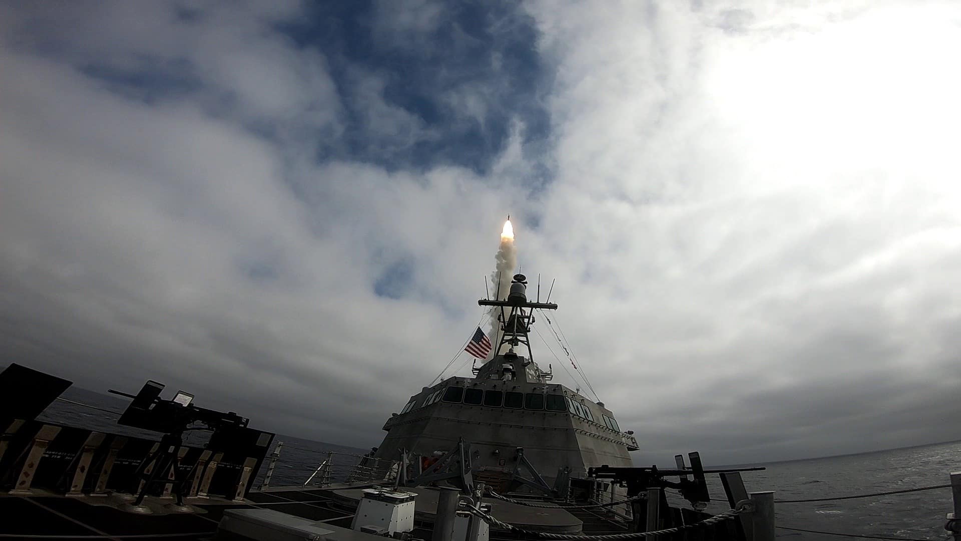 Le navire de combat littoral américain USS Savannah a lancé pour la première fois l'intercepteur de missiles Standard Missile 6, qui peut attaquer des cibles aériennes et terrestres.