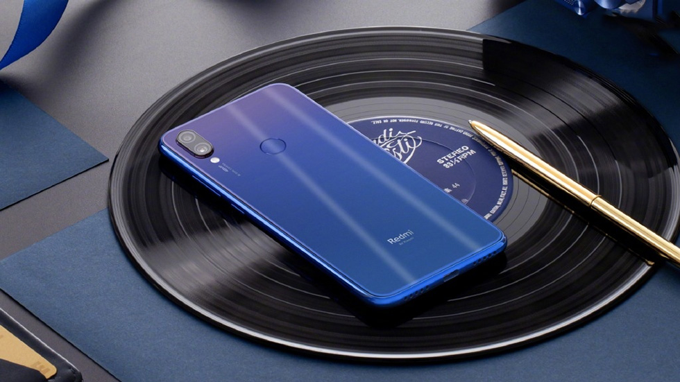 У воді не тоне та ножа не боїться: Redmi Note 7 виявився справжнім міцним горішком