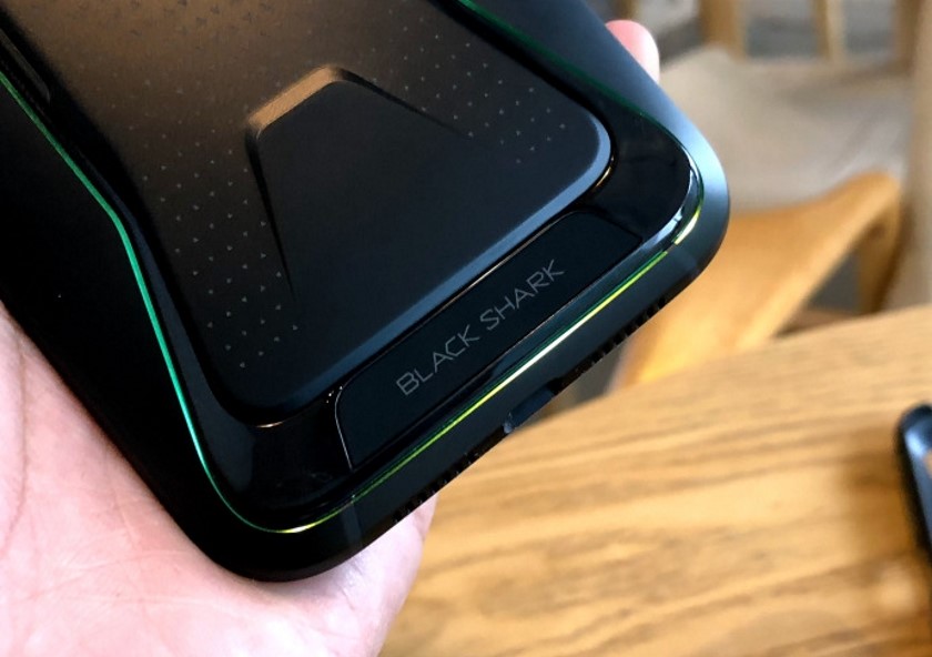 Игровой смартфон Xiaomi Black Shark 2 «засветился» на фотографии