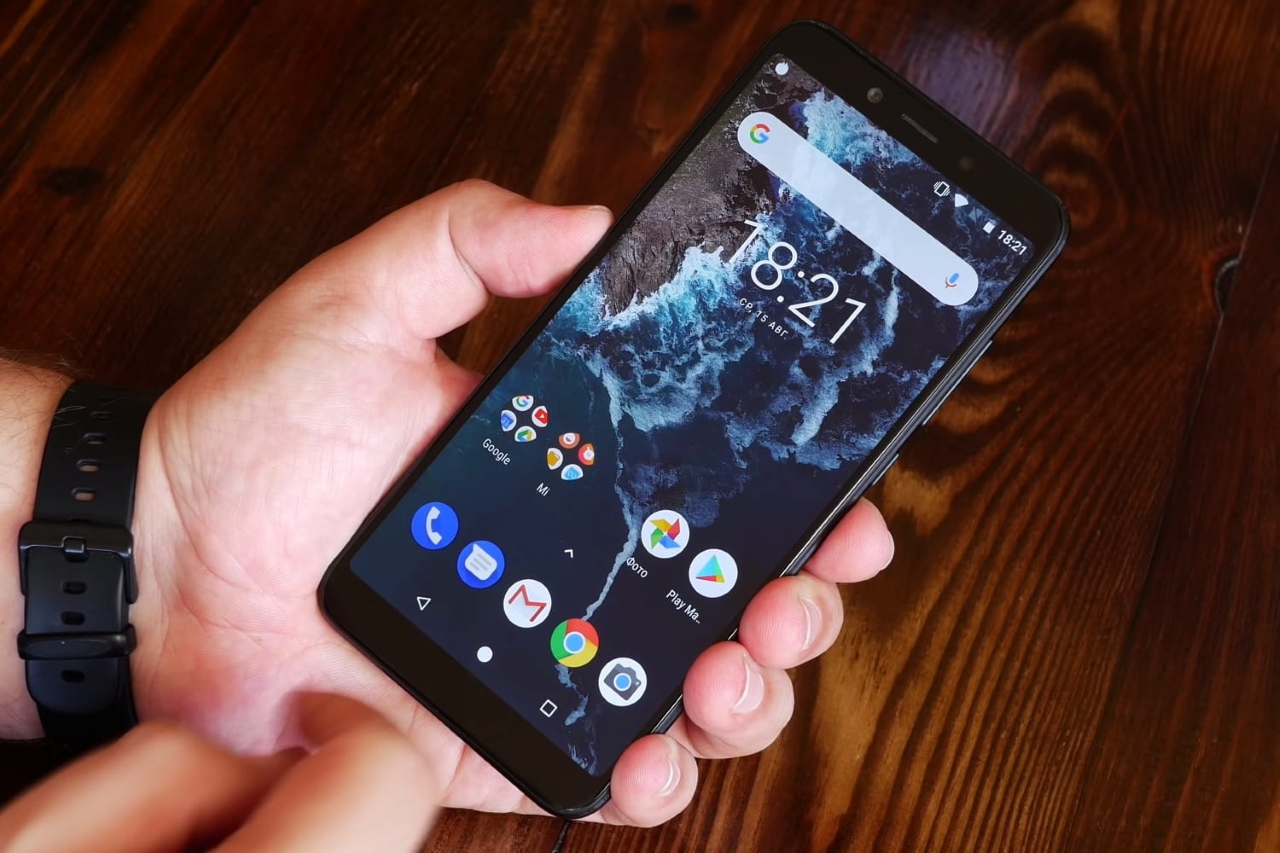 Xiaomi випустила наступне оновлення Android 10 для Mi A2