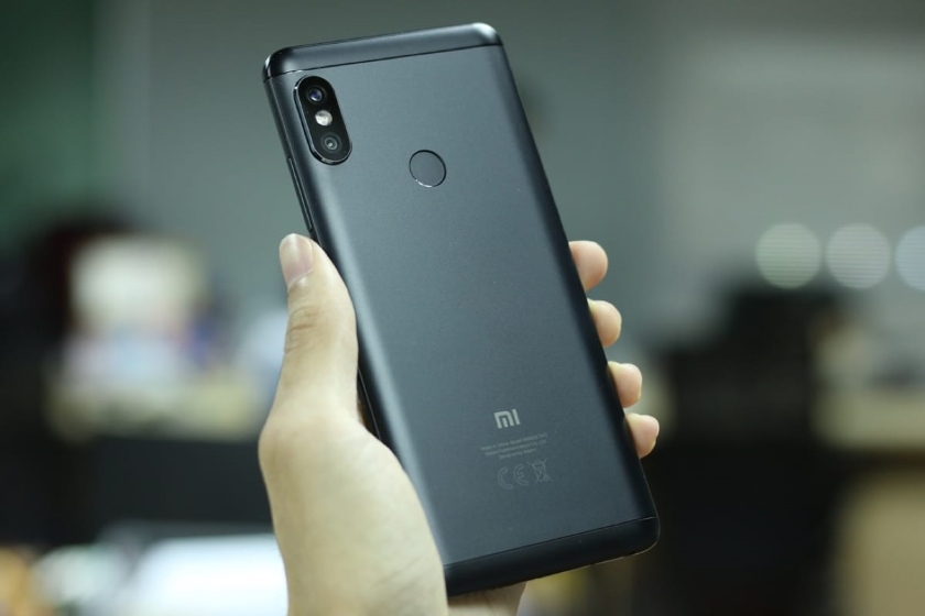 Гигант Xiaomi Mi Max 3 на официальном постере: батарея на 5500 мАч и 6.9-дюймовый дисплей