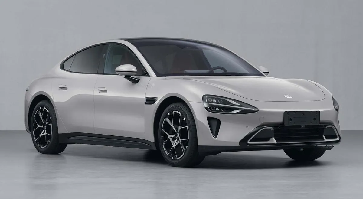 Xiaomi SU7 dévoilé en images de haute qualité - la voiture électrique sera équipée d'un moteur de 673 ch, d'une batterie CATL ou BYD et pourra atteindre une vitesse de 210 km/h.