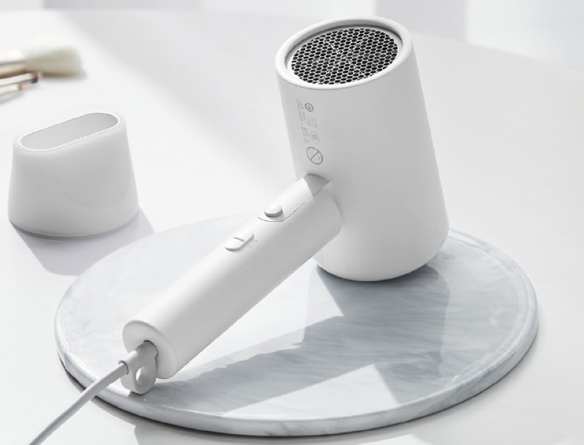 Xiaomi MiJia Portable Negative Ion Hair Dryer: звичайний фен для волосся із цінником у $11