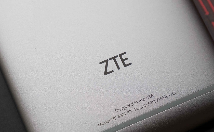 Раскрыты характеристики складного смартфона ZTE Axon Multy