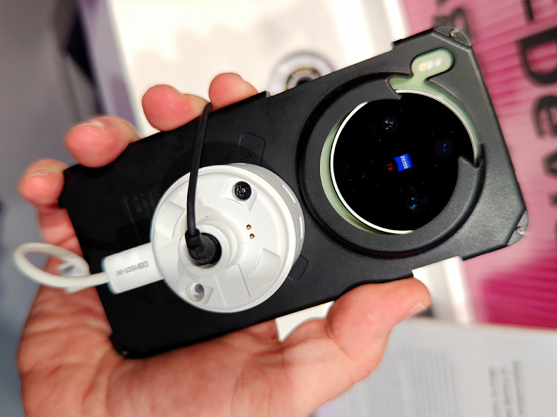 Vivo X300 Max sur le stand MWC 2026