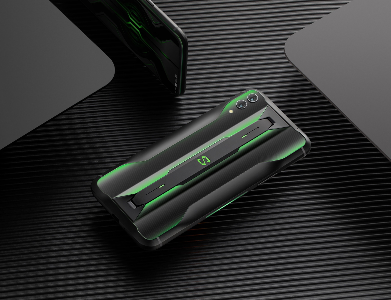 Інсайдер: Xiaomi Black Shark 3 5G стане першим у світі смартфоном з 16 ГБ ОЗП