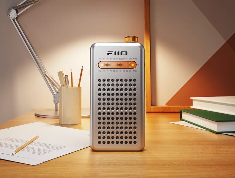 FiiO RR13 pocket radio