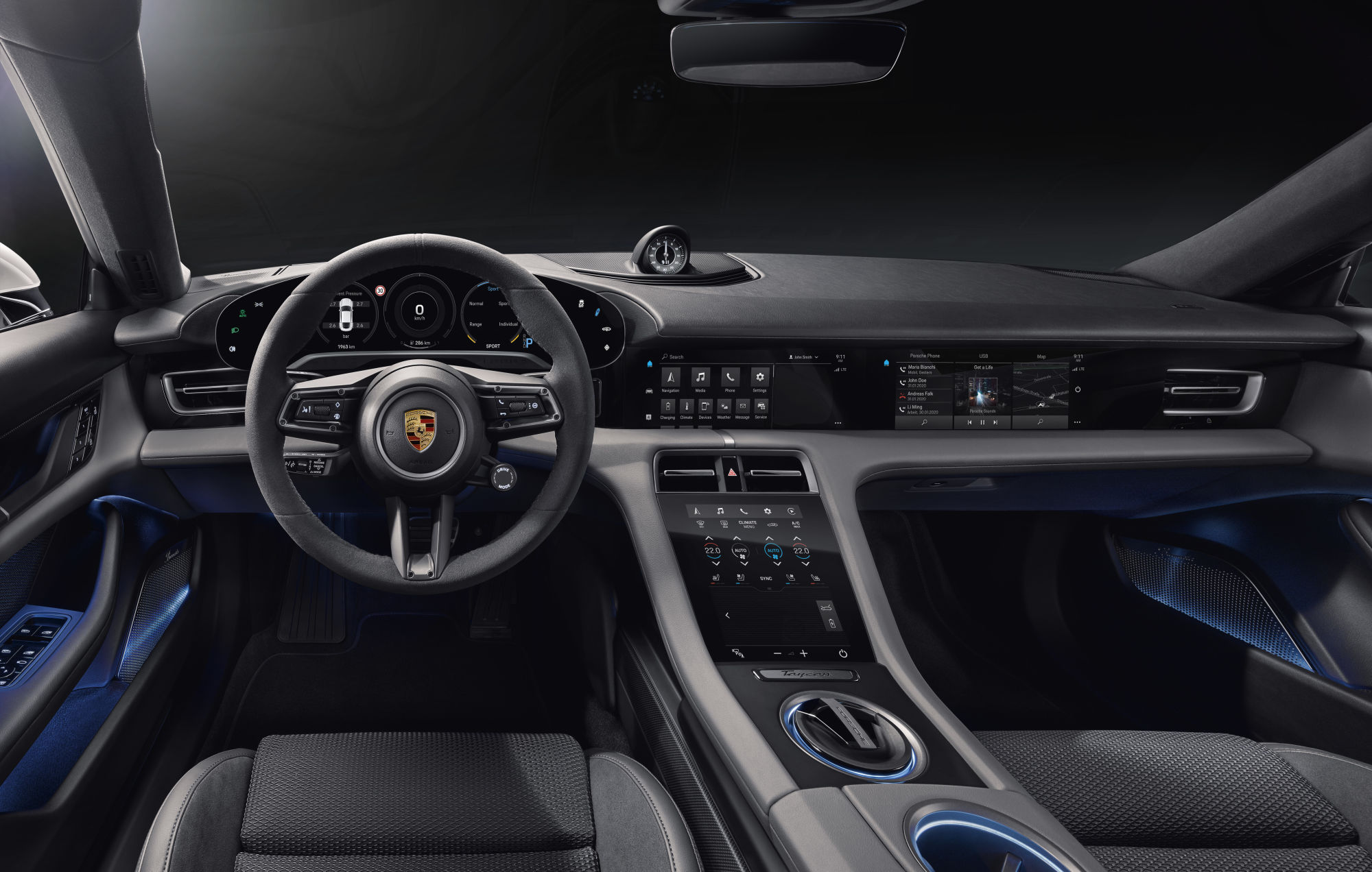 Конкурент Tesla: в Porsche Taycan буде 4 екрани