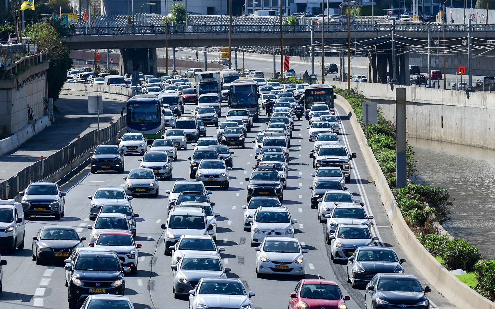 The European Union will require all new cars to be equipped with speeding prevention technology by 2024