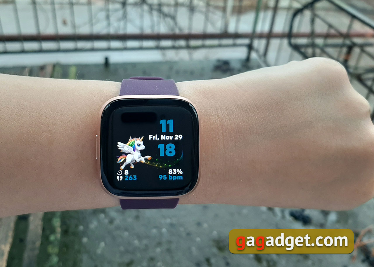 Між молотом і ковадлом: детальний огляд годинника Fitbit Versa 2