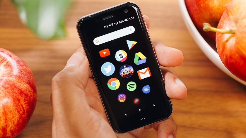 Крошечный Palm Phone теперь работает автономно
