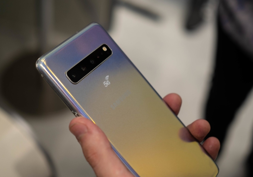 Перші продажі Galaxy S10 5G стартують 5 квітня з цінником вище $1200.