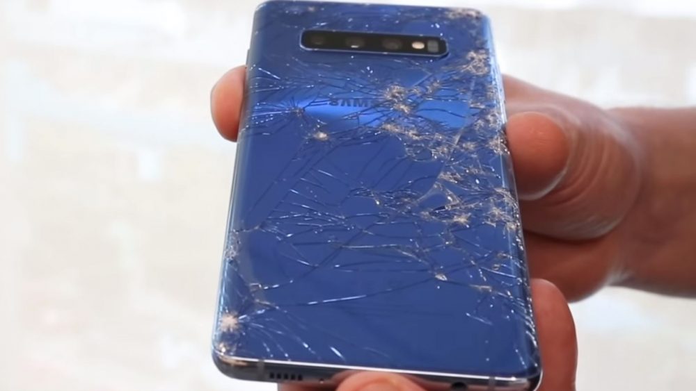 Краще не впускати: флагмани Samsung Galaxy S10 провалили дроп-тест