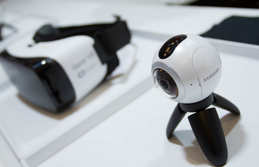 Панорамная камера Samsung Gear 360 вышла в России
