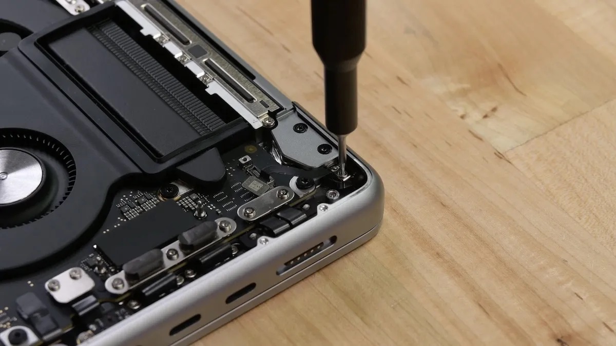 Les experts d'iFixit ont démonté le nouveau MacBook Pro, en suivant les instructions d'Apple pour les réparations à faire soi-même. Mais le réparer reste un défi
