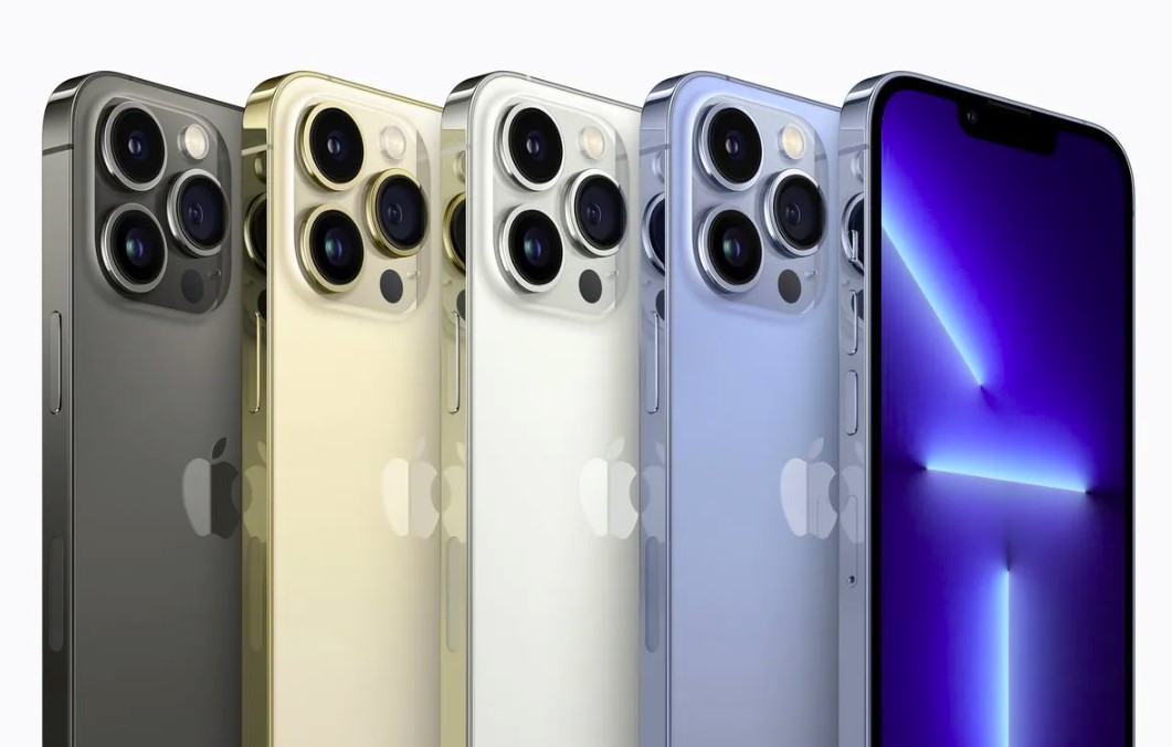 Apple is planning to switch AirPods and iPhone 15 to USB-C for charging in 2023