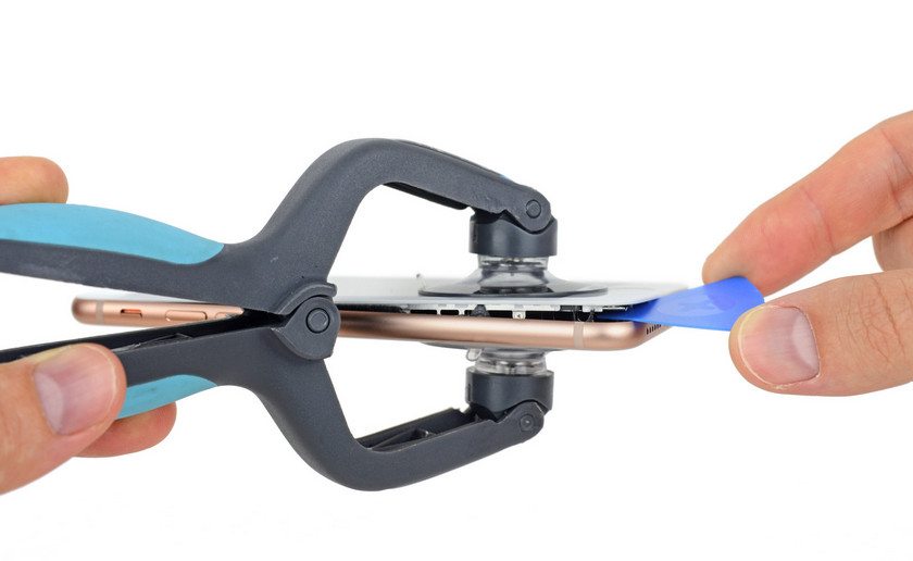 iFixit: iPhone 8 сложнее ремонтировать, чем iPhone 7