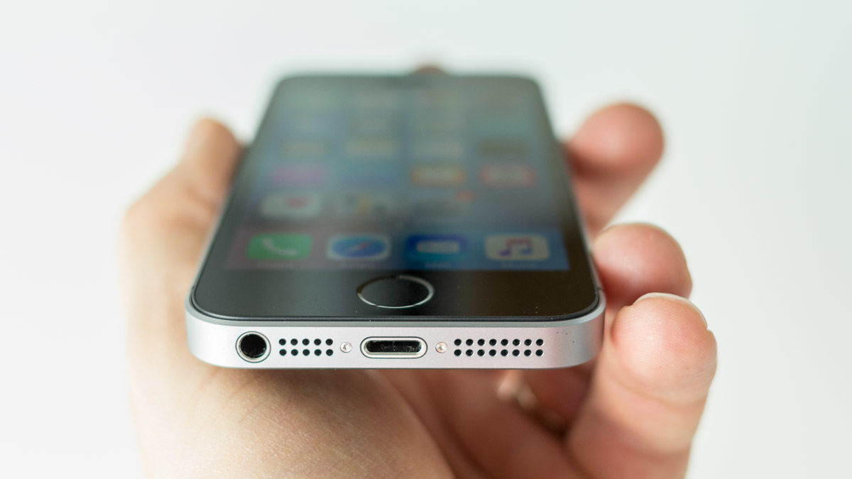 Apple все ж випустить iPhone SE 2 - з 5-дюймовим екраном та чіпом, як у iPhone 11