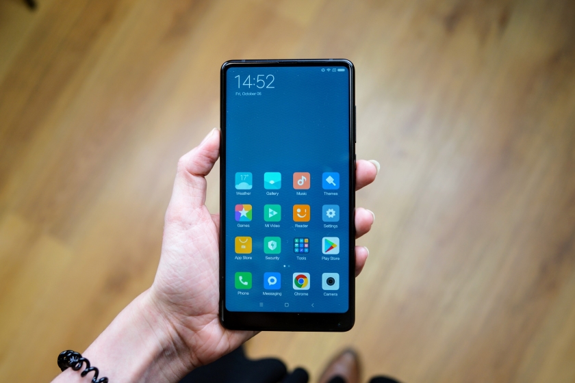 В сети появились новые фотографии Xiaomi Mi Mix 2S