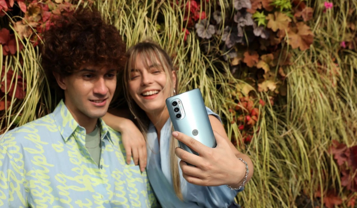 Motorola lance les smartphones Moto G62 5G et G42