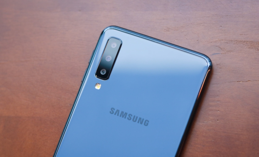 Samsung SM-G8870: смартфон с тройной камерой и чипом Snapdragon 710
