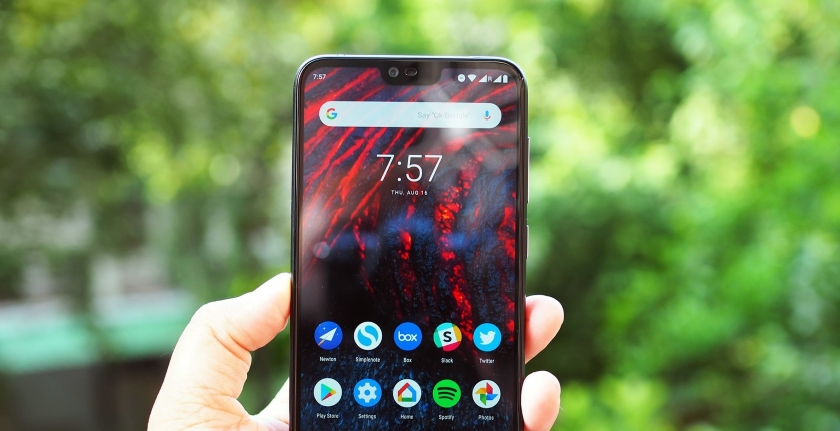 В сети появились изображения передней панели смартфона Nokia X7