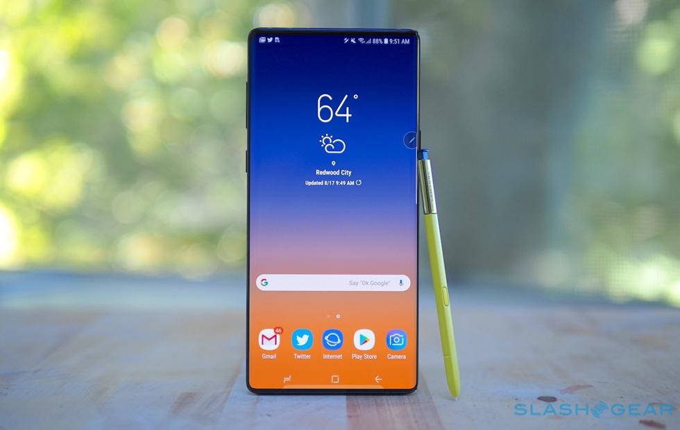 Samsung може випустити ще одну версію Galaxy Note 10 - компактнішу та дешевшу