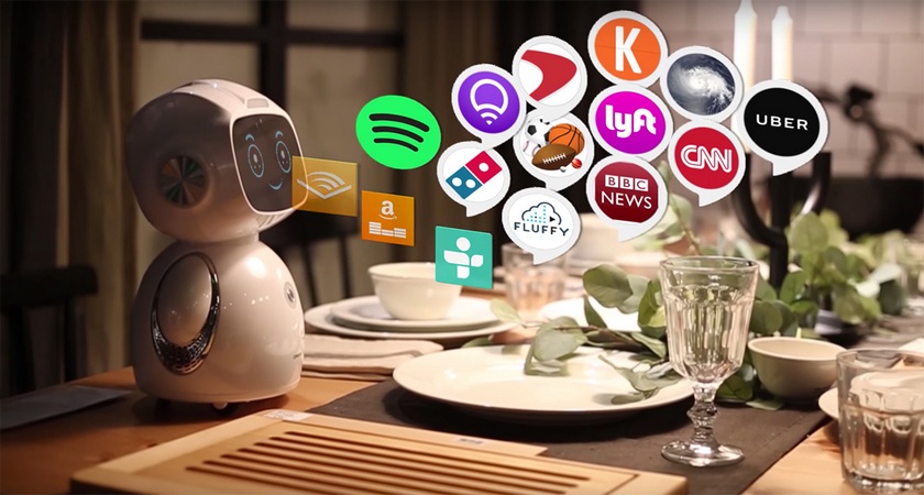 Домашний робот Omate Yumi с голосом Amazon Alexa