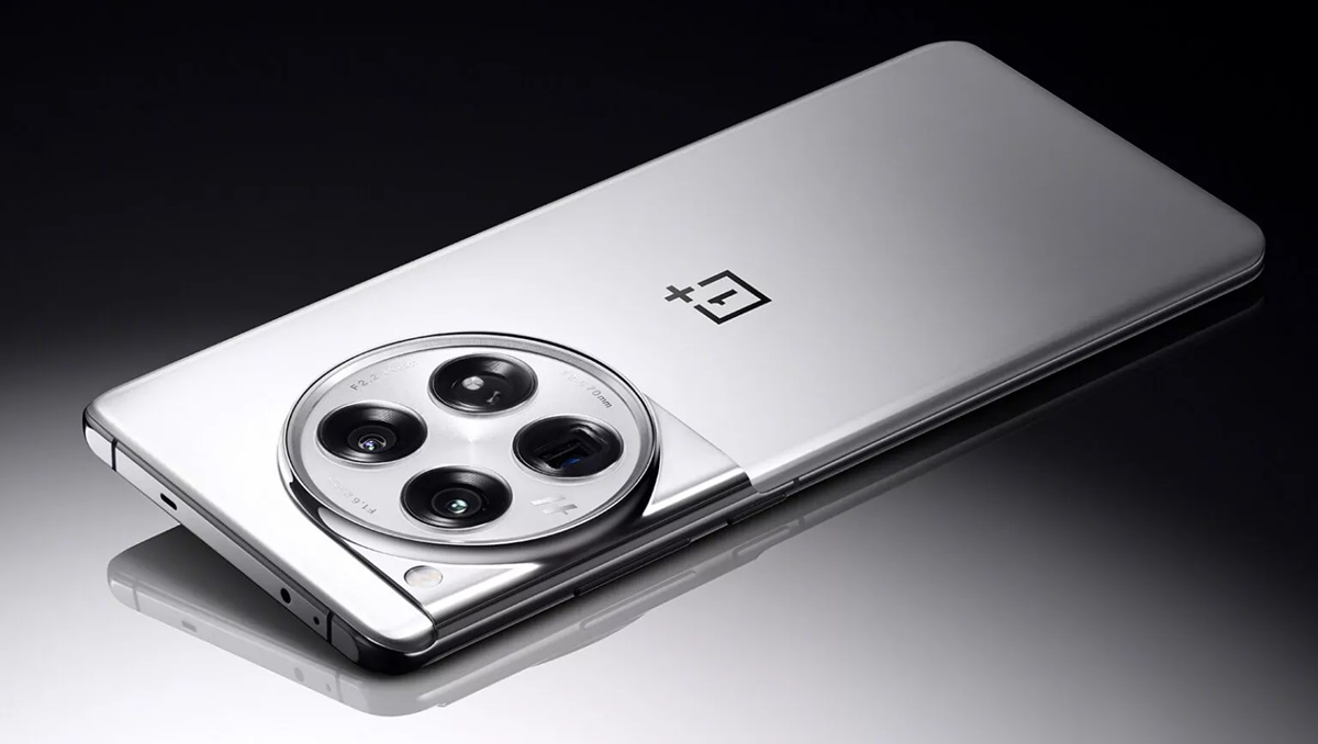 Le OnePlus 12, équipé d'une puce Snapdragon 8 Gen 3, a établi un nouveau record AnTuTu avec plus de 2,33 millions de points.