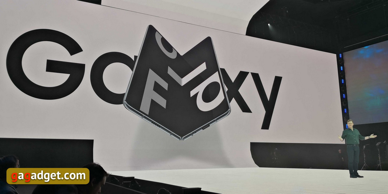 Samsung презентувала Galaxy Fold - складаний смартфон із двома екранами та 6 камерами