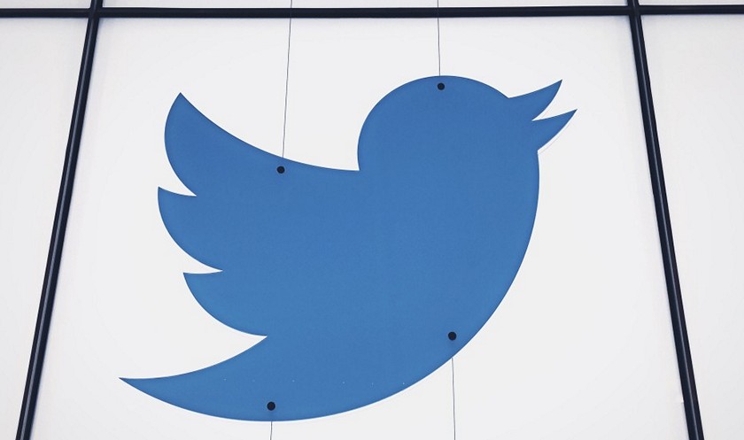 Twitter позволит добавлять стикеры на фото
