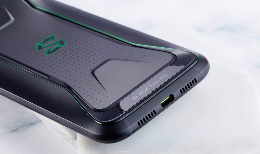 Первые фото игрового смартфона Xiaomi Black Shark 2 из TENAA