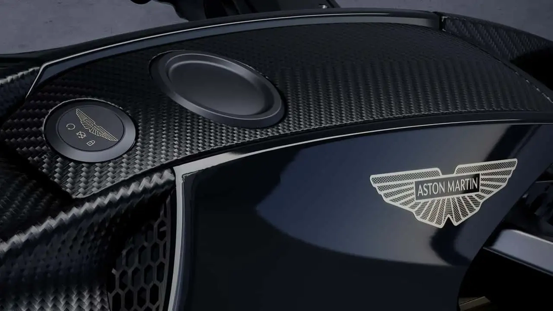 Новий мотоцикл Aston Martin AMB 002 Roadster